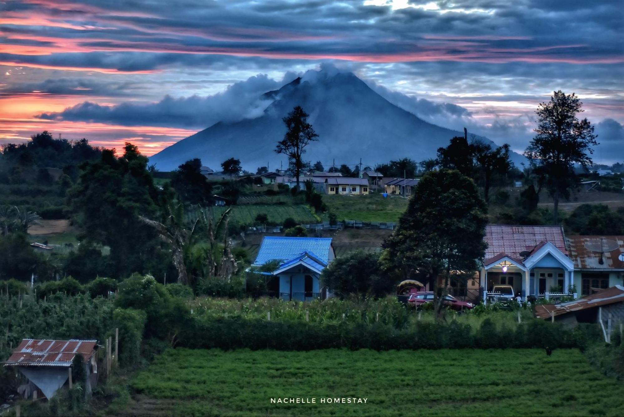 Nachelle Homestay Berastagi Esterno foto