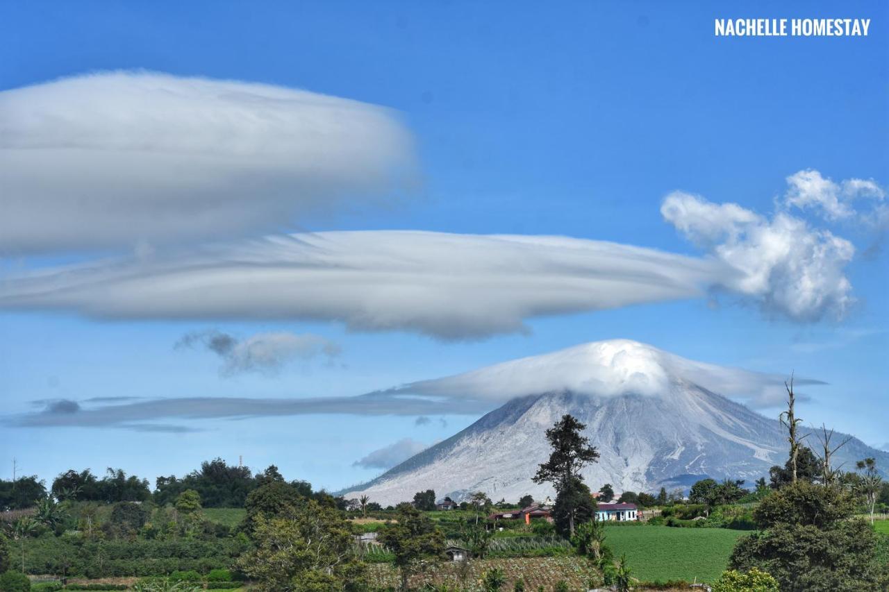 Nachelle Homestay Berastagi Esterno foto